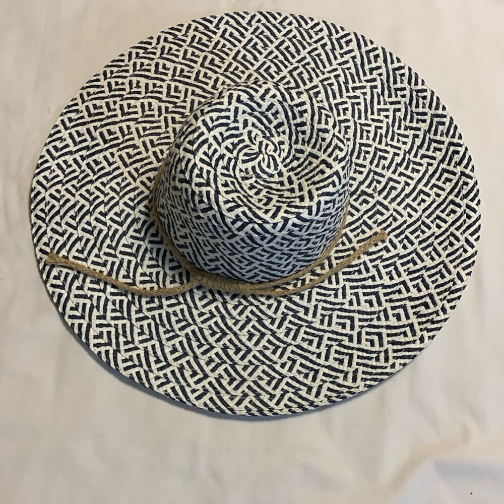 Old Country Road floppy sun hat adjustable